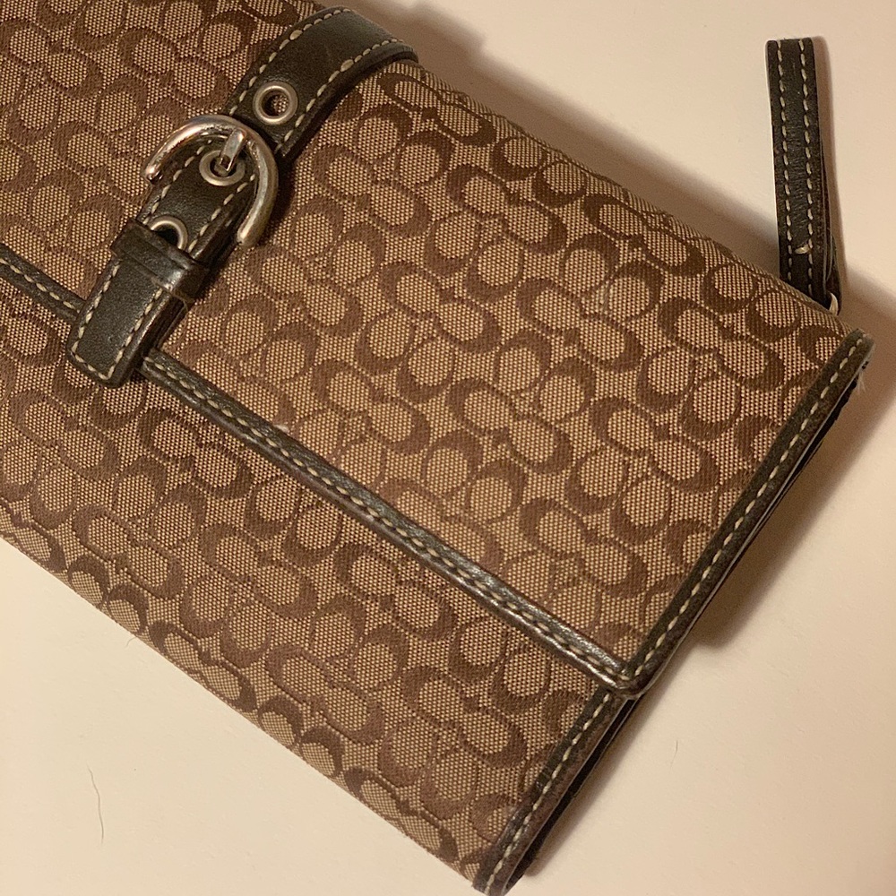 🤎Authentic Coach Slim Trifold Wallet🤎